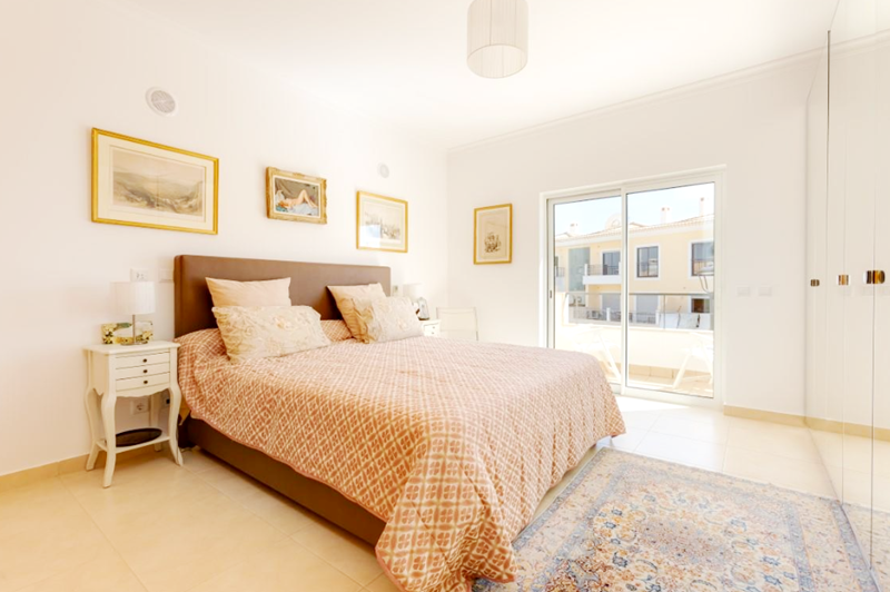 2 bedrooms apartment in airport