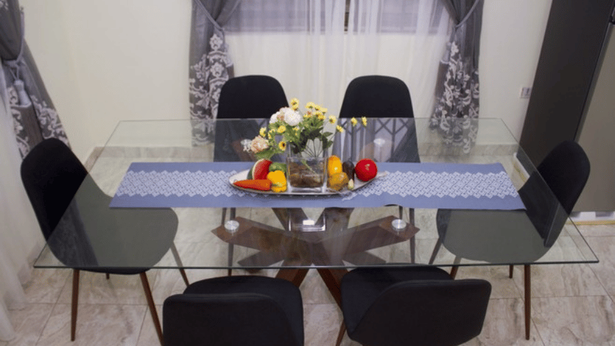 2 bedrooms house in lakeside Hill