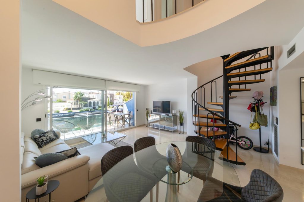 3 bedrooms apartment in airport residential